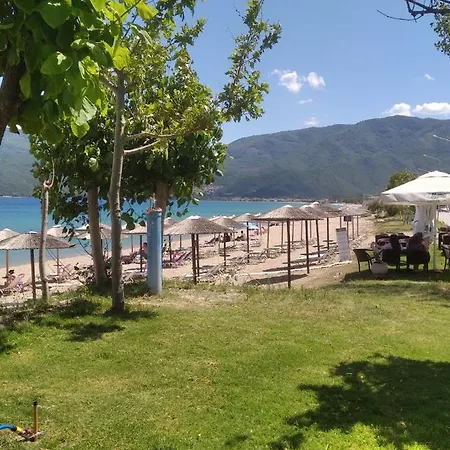 Angie's Summertime Apartment *