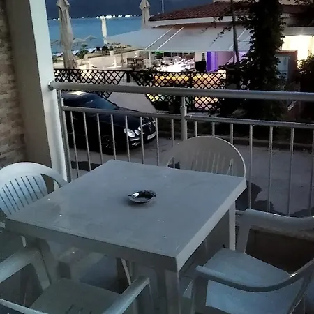 Angie's Summertime * Nea Vrasna