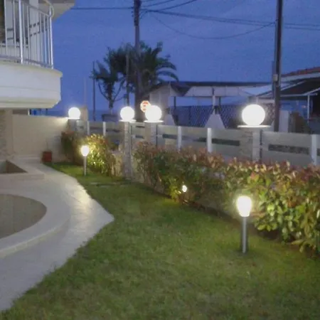 Angie's Summertime Apartment *