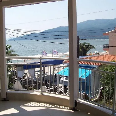 Angie's Summertime Apartment